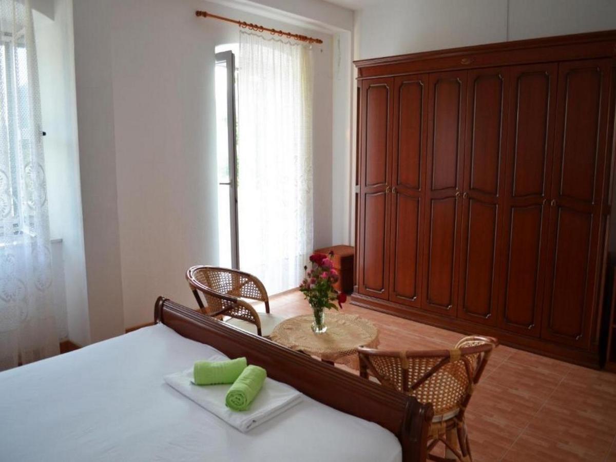 Holiday Home Carevic Gornja Brela 外观 照片